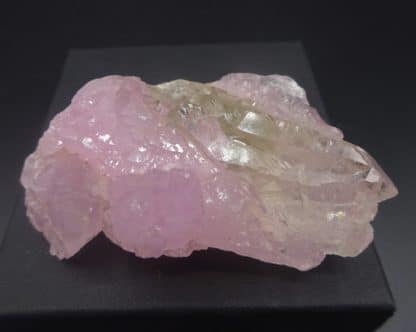 Quartz rose cristallisé, Lavra da Ilha, Taquaral, Minas Gerais, Brésil.