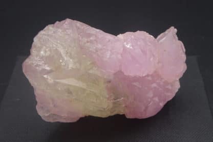 Quartz rose cristallisé, Lavra da Ilha, Taquaral, Minas Gerais, Brésil.