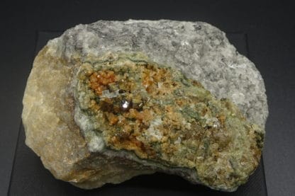 Vésuvianite (idocrase), Vésuve, Italie.