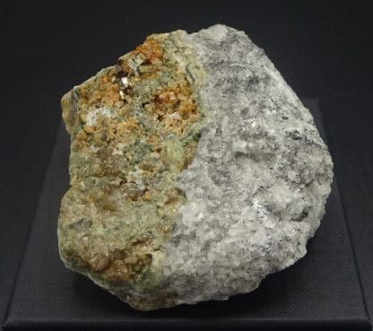 Vésuvianite (idocrase), Vésuve, Italie.