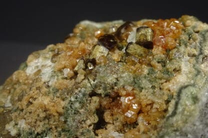 Vésuvianite (idocrase), Vésuve, Italie.