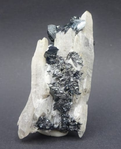 Hematite sur Quartz, Ile d'Elbe, Italie.