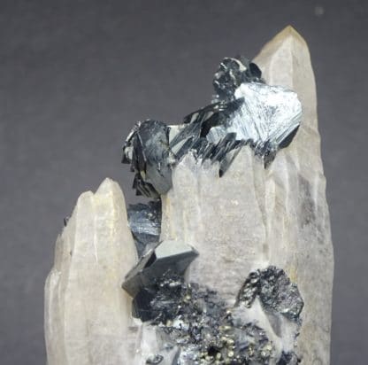 Hematite sur Quartz, Ile d'Elbe, Italie.