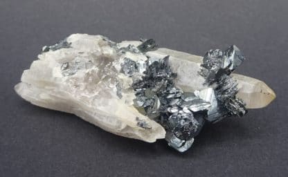 Hematite sur Quartz, Ile d'Elbe, Italie.