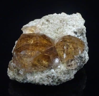 Grenat hessonite, Asbestos, Québec, Canada.