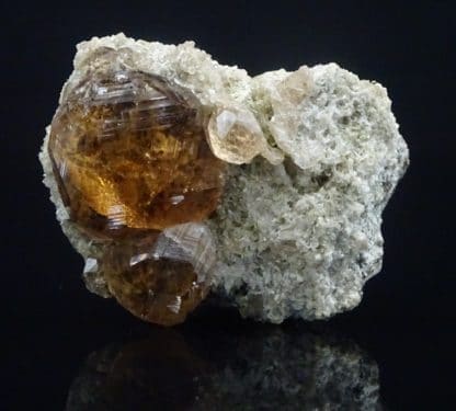 Grenat hessonite, Asbestos, Québec, Canada.