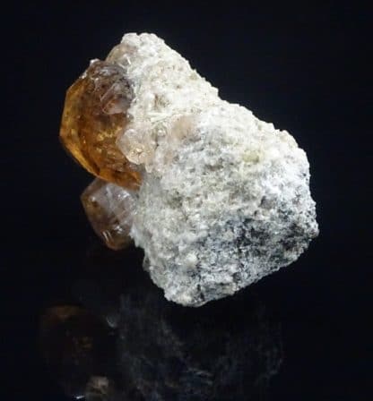 Grenat hessonite, Asbestos, Québec, Canada.