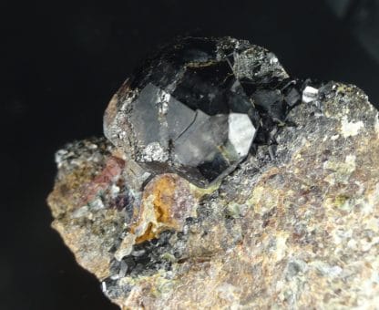 Grenat andradite (Melanite), Copiapo, Atacama, Chili.