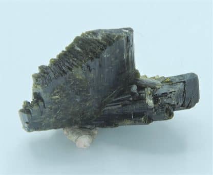 Cristal d’Epidote, Aiguilles Grises, Massif du Mont-Blanc, Italie.