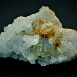 Fluorine bleue sur Quartz, Le Burc (Le Burg), Tarn, France.