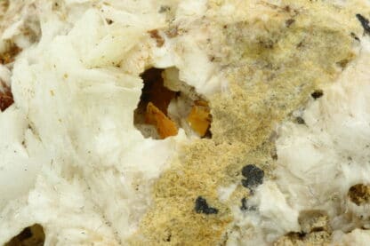 Vanadinite et wulfénite, district de Mibladen, Maroc.