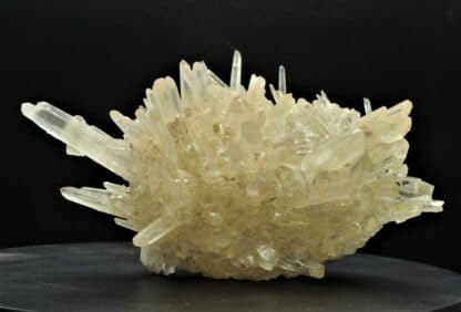 Quartz avec une macle de la Gardette (ou du Japon), Les Rivoirands, Vizille, Isère.