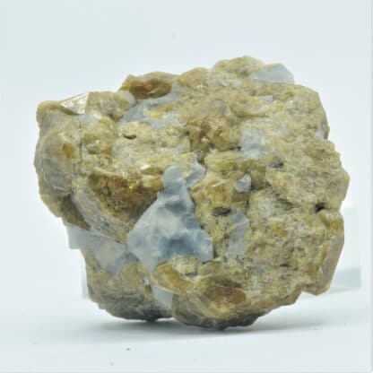 Calcite bleue et Vésuvianite, Monzoni, Tyrol, Italie.