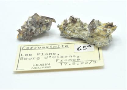 Ferroaxinite (Axinite), Bourg d’Oisans, Oisans, Isère.