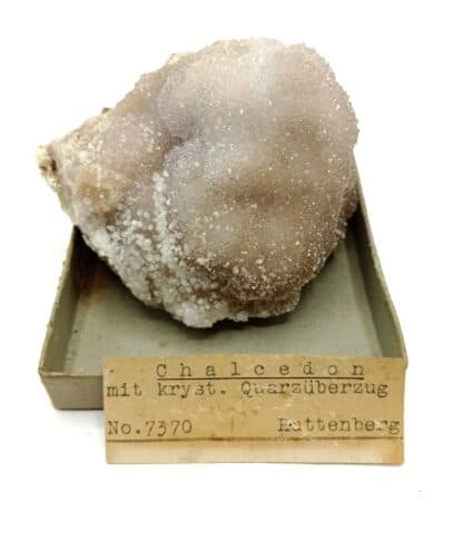 Chalcedon mit Quarzüberzug (Quartz), Huttenberg, Allemagne.