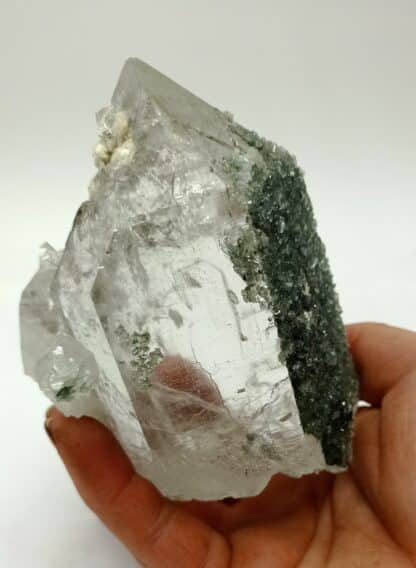 Apophyllite sur Quartz, Tunnel du Saint-Gothard, Suisse.