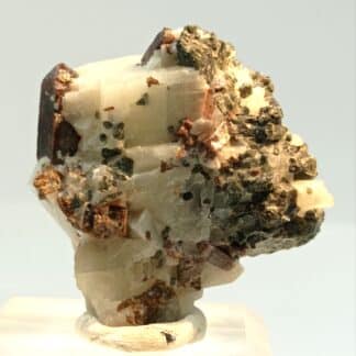 Zircon et Calcite, Andilamena, Madagascar.