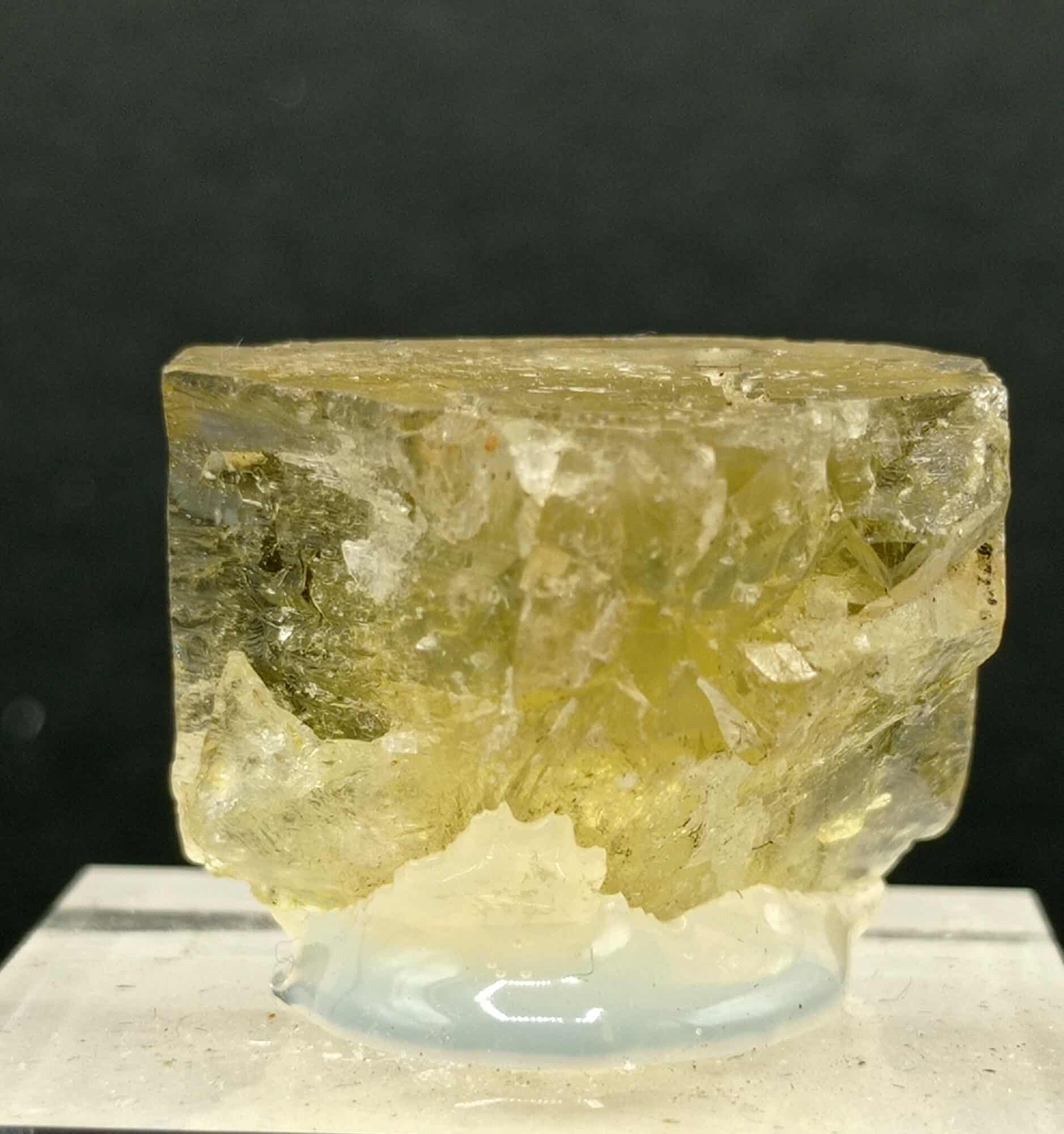 Yellow fluorite (Fluorine), Burc mine, Le Burg, Tarn.