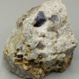 Fluorite et Bayldonite, La Verrière, Les Ardillats, Rhône.