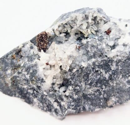 Arsendescloizite et quartz, Tsumeb, Namibie.