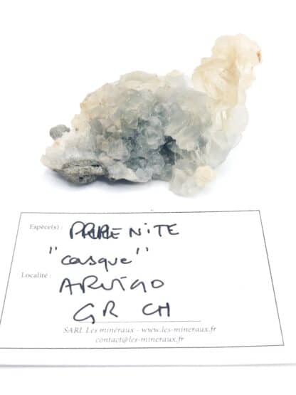 Prehnite en casque, Arvigo, Tessin, Suisse.