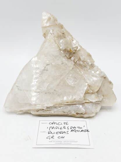 Calcite type "Paperspath" et adulaire, Rueras, Tujetsch, Suisse.