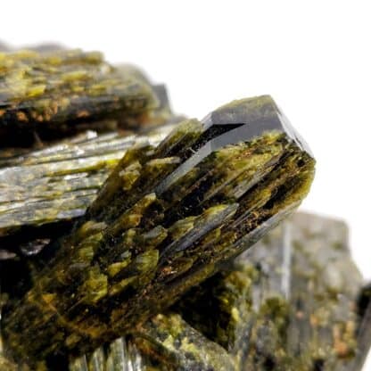 Cristaux d'Epidote provenant de Madagascar.